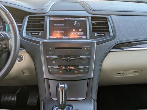 Used 2014 Lincoln MKS image 18