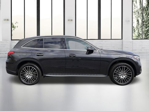 Certified 2025 Mercedes-Benz GLC 300 image 6