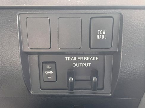 Used 2020 Toyota Tundra SR5 w/ SR5 Upgrade Package RWD image 25