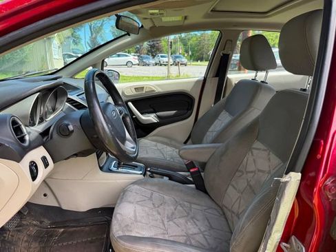 Used 2013 Ford Fiesta SE FWD image 7