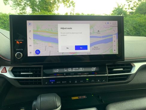 Used 2025 Toyota Sienna XSE w/ XSE Premium Package AWD/4WD image 24