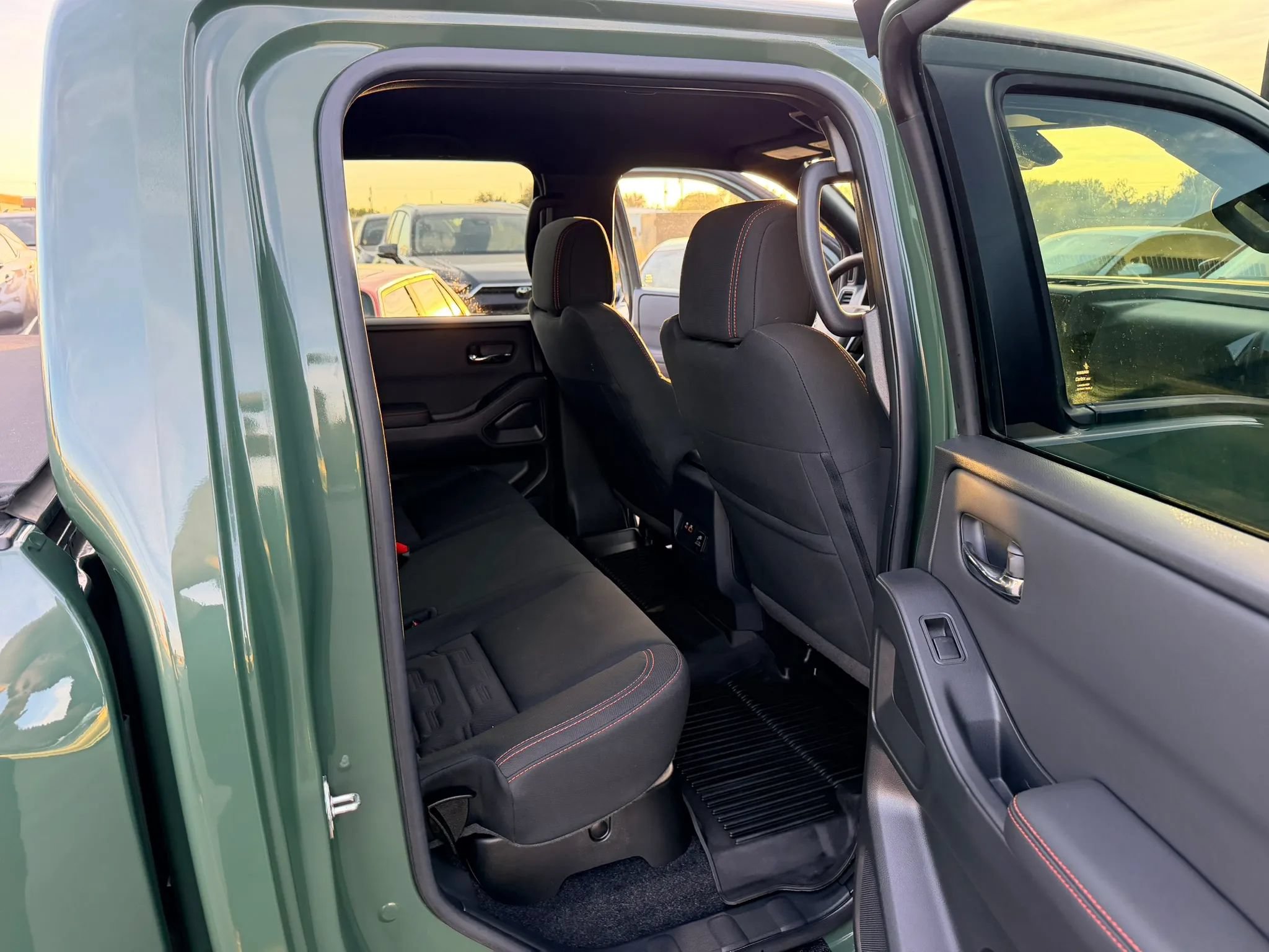 Used 2024 Nissan Frontier PRO-4X w/ Pro Convenience Package AWD/4WD image 18