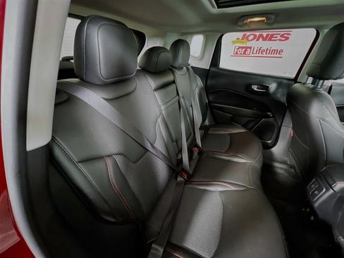 Used 2019 Jeep Compass Trailhawk w/ Cold Weather Group AWD/4WD image 32