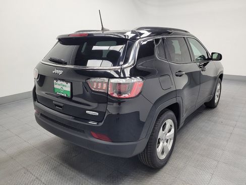 Used 2018 Jeep Compass Latitude w/ Popular Equipment Group FWD image 9