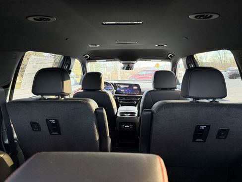 New 2026 Chevrolet Traverse RS image 17