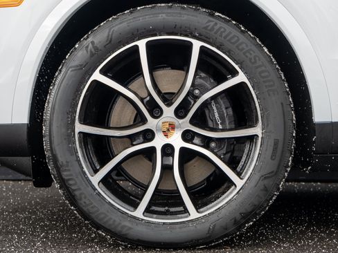 New 2026 Porsche Cayenne image 12