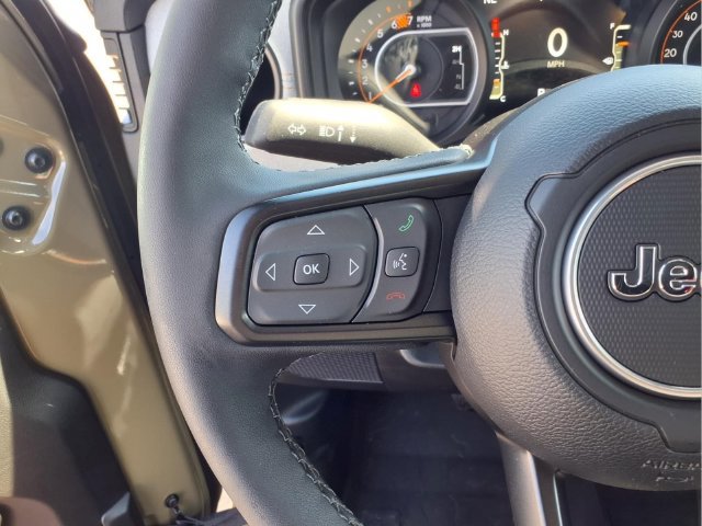 Used 2025 Jeep Wrangler Unlimited Sport AWD/4WD image 15