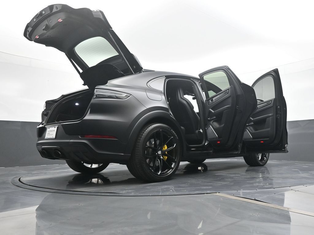 Certified 2022 Porsche Cayenne Turbo AWD/4WD image 21