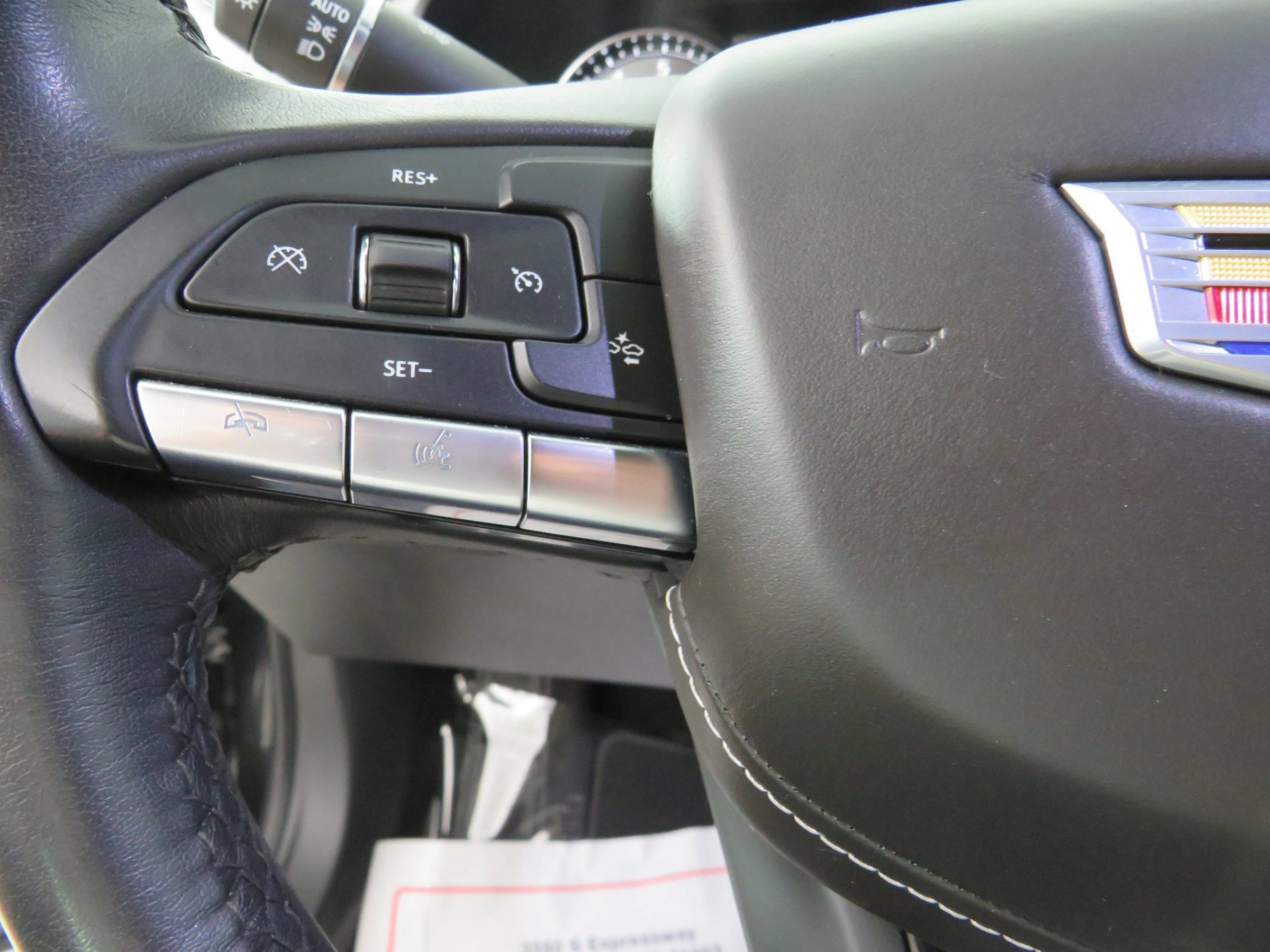 Used 2020 Cadillac XT4 Premium Luxury FWD image 16