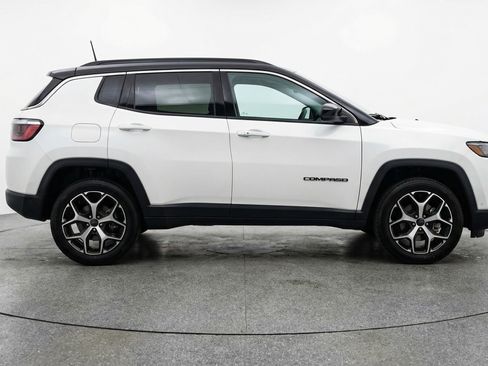 Used 2025 Jeep Compass Limited AWD/4WD image 11