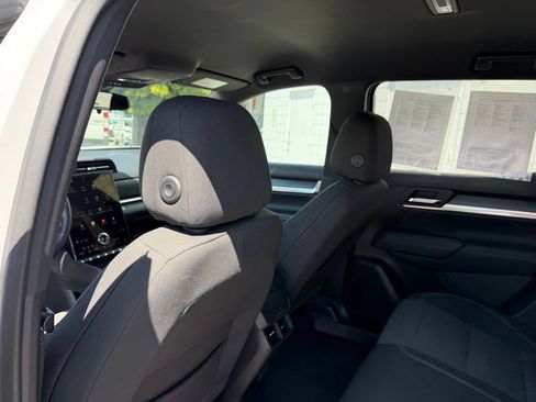 Used 2025 GMC Terrain Elevation AWD/4WD image 18