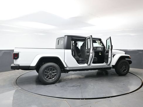 New 2026 Jeep Gladiator Sport AWD/4WD image 44