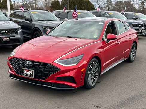 Used 2021 Hyundai Sonata Limited w/ Preferred Accessory Package FWD image 7