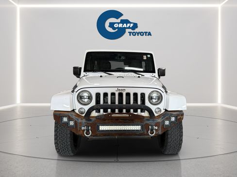 Used 2017 Jeep Wrangler Unlimited Sahara w/ Connectivity Group AWD/4WD image 12