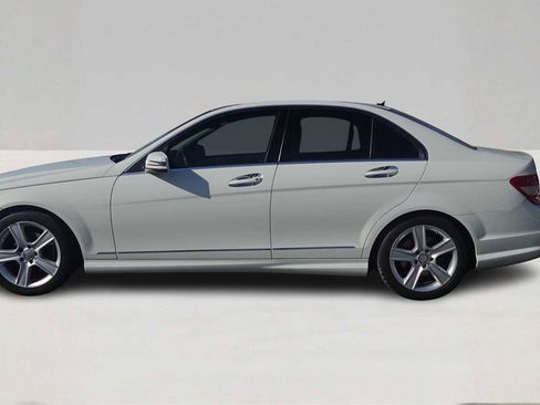 Used 2011 Mercedes-Benz C 300 Sport image 8