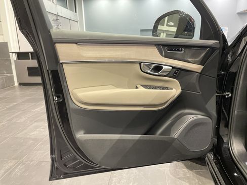 Used 2025 Volvo XC90 B5 Plus image 14
