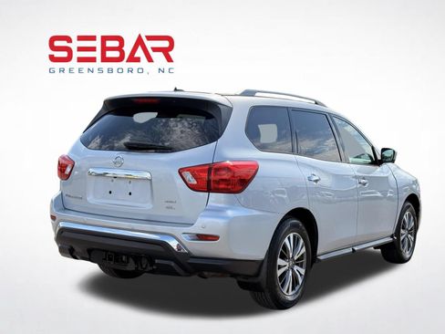 Used 2017 Nissan Pathfinder SL w/ SL Premium Package AWD/4WD image 8