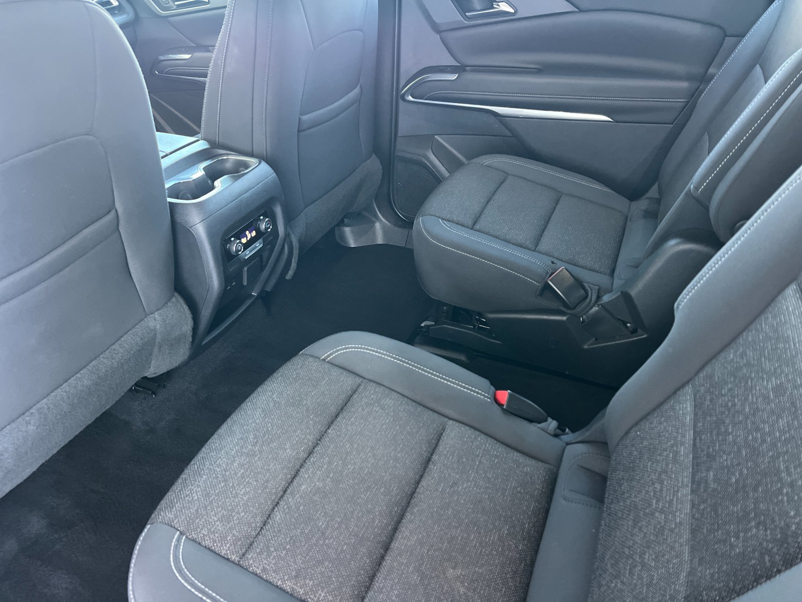 Used 2024 Chevrolet Traverse LT FWD image 12