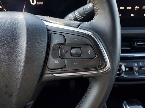 Used 2025 Buick Envista Sport Touring image 21