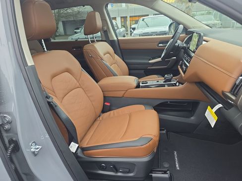 New 2025 Nissan Pathfinder Platinum w/ Cargo Package image 29