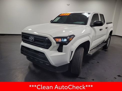Used 2025 Toyota Tacoma SR image 4