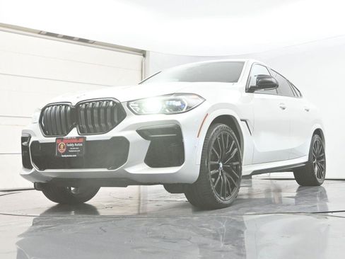 Used 2022 BMW X6 M50i w/ Executive Package AWD/4WD image 31