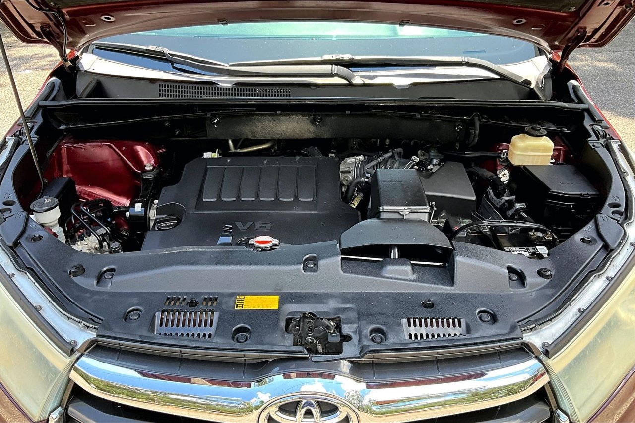 Used 2016 Toyota Highlander XLE FWD image 31