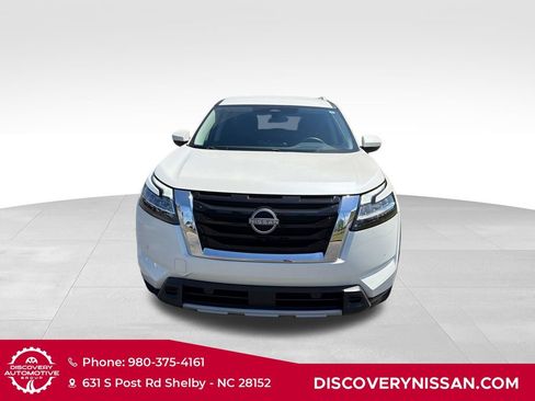 Certified 2024 Nissan Pathfinder SL FWD image 2