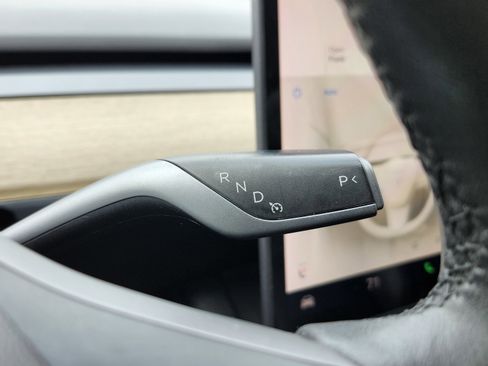 Used 2021 Tesla Model 3 Standard Range Plus image 10