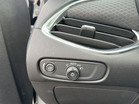 Used 2019 Chevrolet Malibu LT FWD image 24