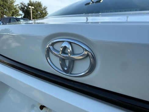 Used 2020 Toyota Corolla LE FWD image 12