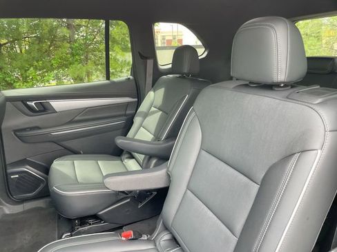 Used 2025 Buick Enclave Preferred image 12