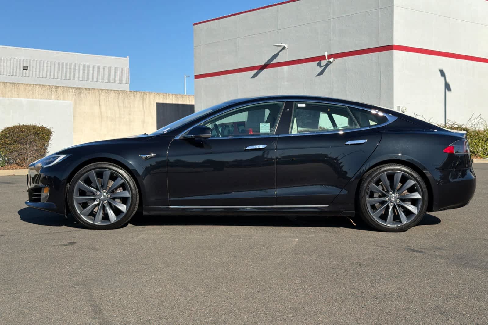 Used 2017 Tesla Model S AWD image 9