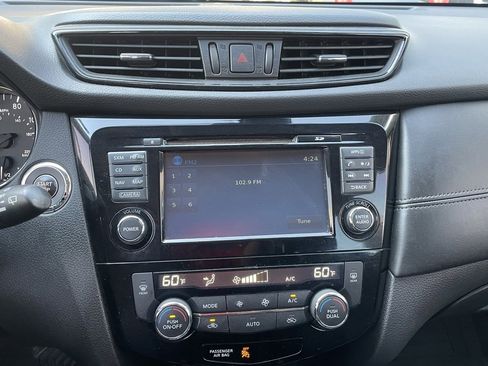 Certified 2017 Nissan Rogue SL w/ SL Premium Package image 15