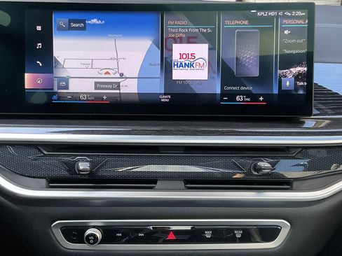 Used 2023 BMW X7 xDrive40i w/ M Sport Package AWD/4WD image 16