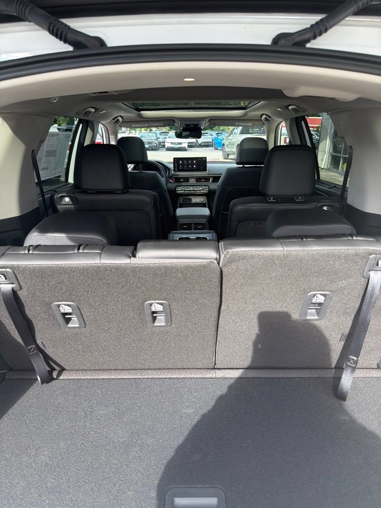 New 2026 Honda Pilot Touring image 9