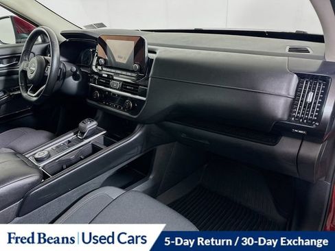 Used 2022 Nissan Pathfinder SV w/ SV Premium Package AWD/4WD image 37