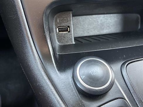 Certified 2018 Ford Focus SE w/ SE Appearance Package image 26