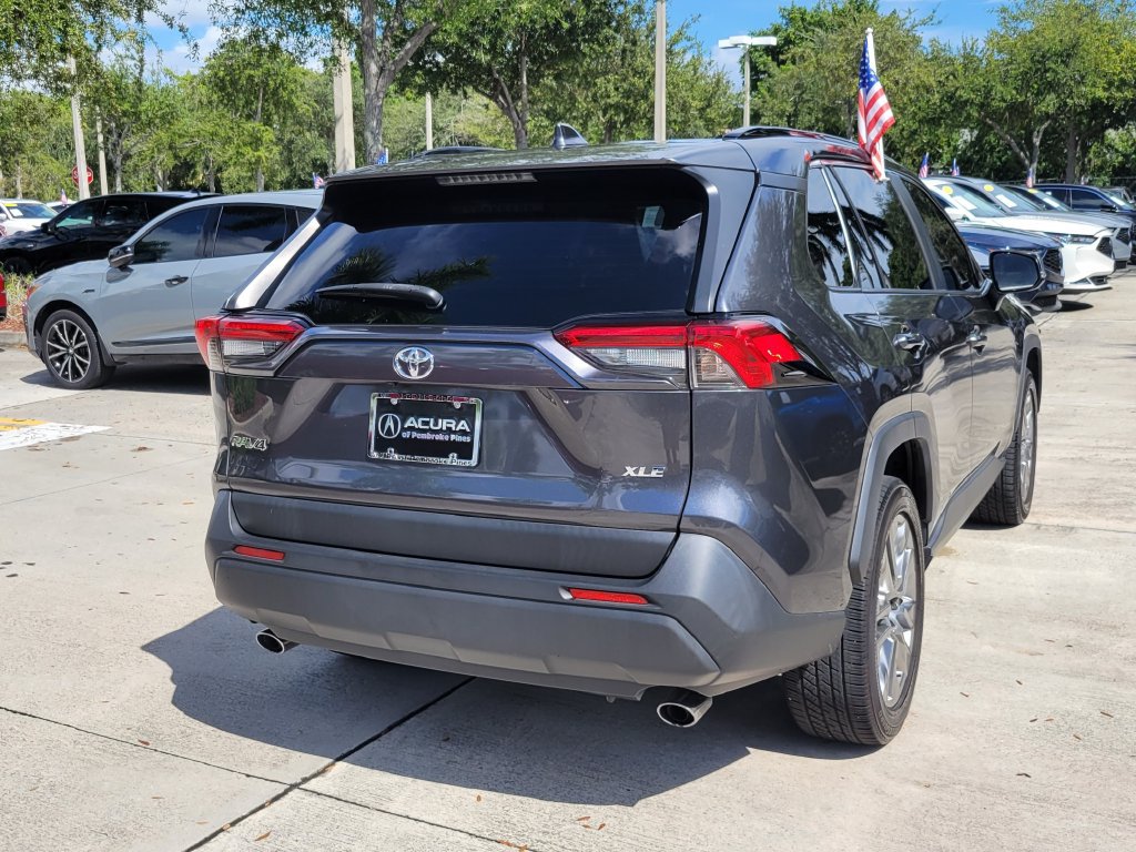 Used 2019 Toyota RAV4 XLE Premium FWD image 7