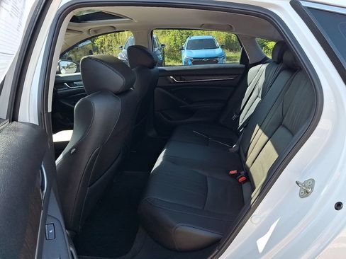 Used 2018 Honda Accord Touring image 13