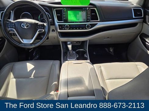 Used 2019 Toyota Highlander XLE AWD/4WD image 10