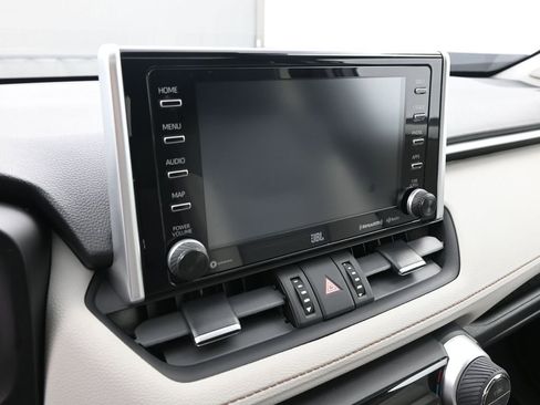 Used 2021 Toyota RAV4 XLE Premium image 29