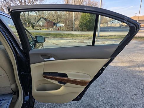 Used 2009 Honda Accord EX image 10