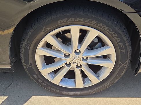 Used 2010 Lexus ES 350 w/ Preferred Accessory Package FWD image 3