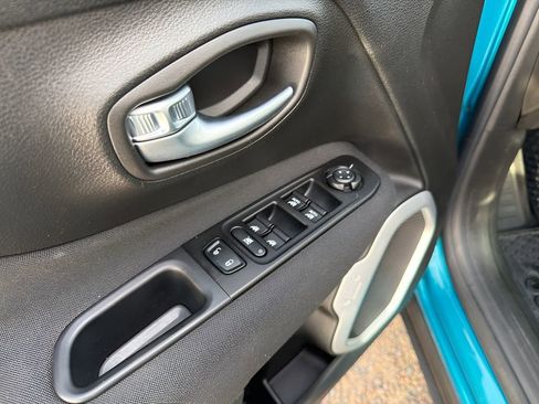 Used 2021 Jeep Renegade Latitude w/ Convenience Group image 15