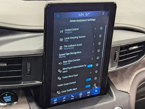 Used 2020 Ford Explorer Platinum w/ Premium Technology Package image 29