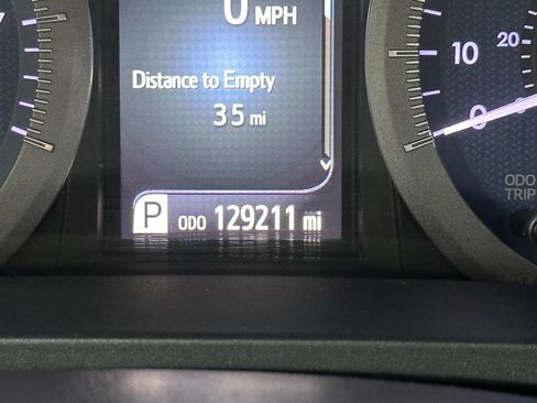 Used 2018 Toyota Sienna XLE image 24