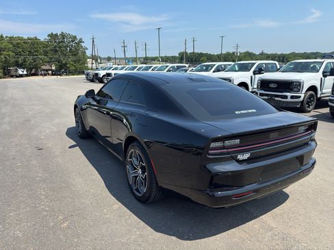 Used 2025 Dodge Charger Daytona R/T w/ Plus Group AWD/4WD image 7