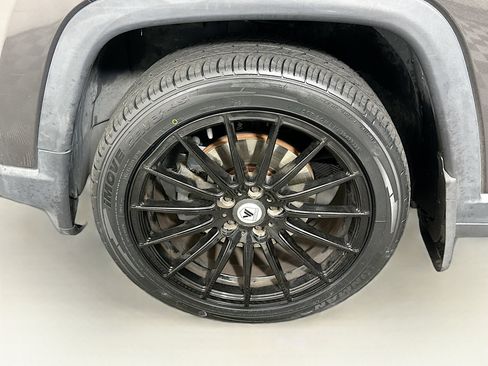 Used 2018 Jeep Compass Latitude image 11