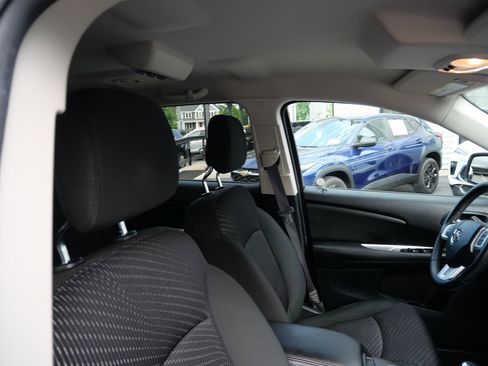 Used 2019 Dodge Journey SE w/ Connectivity Group FWD image 29